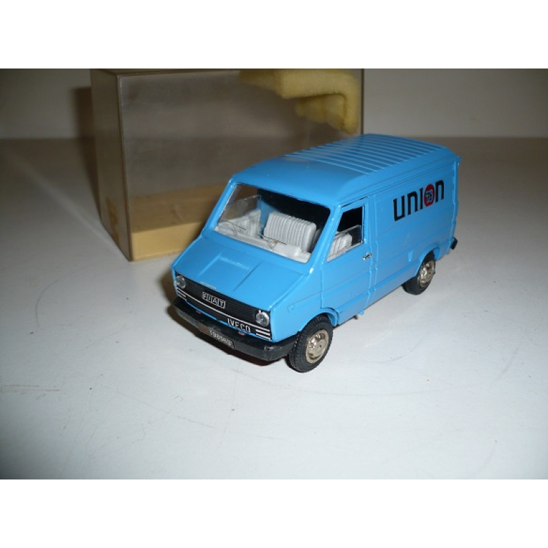    Old Cars Italy Fiat Iveco Van